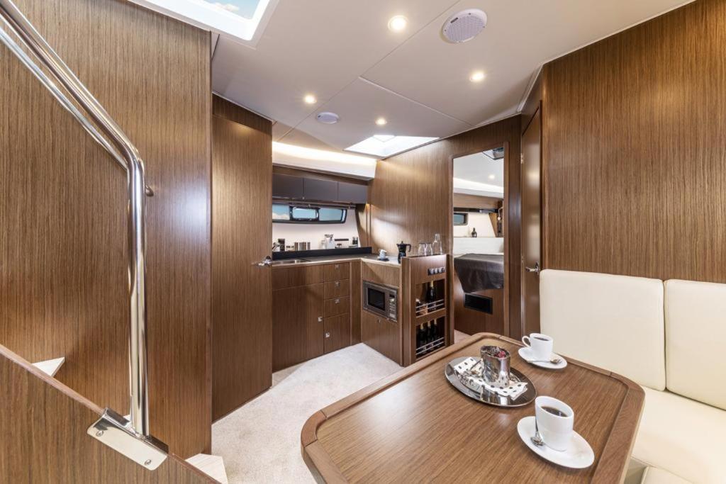Gasthuis Royal House Centro, By Clapa Group Napels