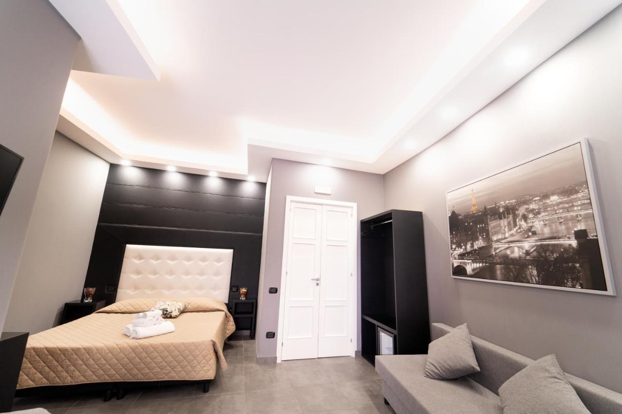 Royal House Centro, By Clapa Group